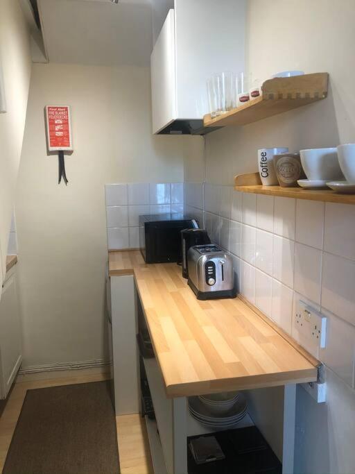 Marcela'S Place - Private Studio Near Heathrow ウェストドライトン エクステリア 写真