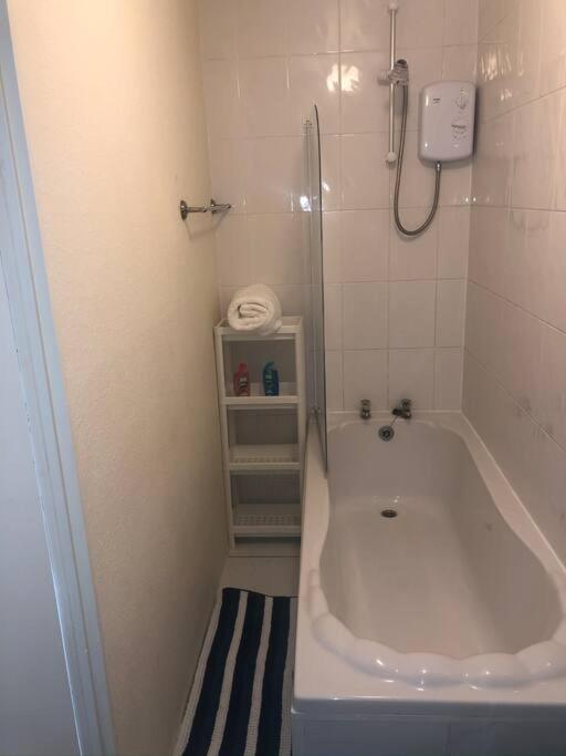 Marcela'S Place - Private Studio Near Heathrow ウェストドライトン エクステリア 写真